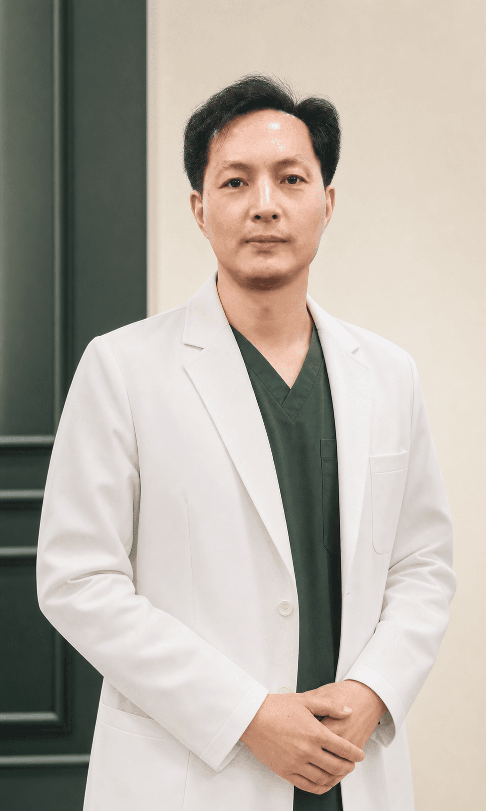 흰 가운을 입은 수동물메디컬센터 박상수 병원장 프로필